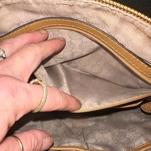 Michael Kors tan leather shoulder purse - Picture 5 of 5